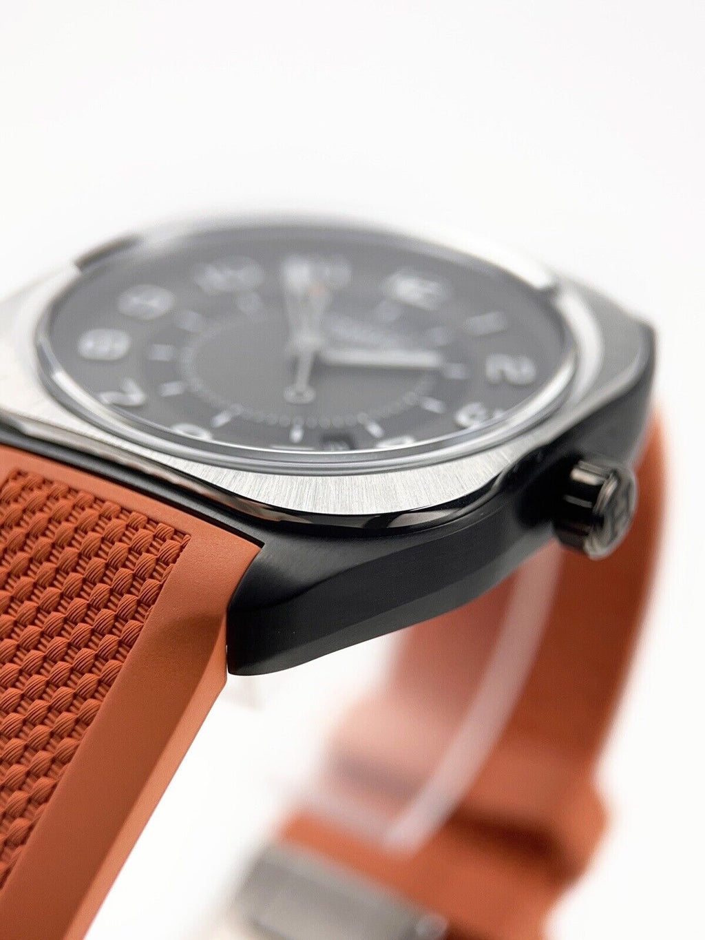 NEW Hermes H08 Mens Automatic W049430WW00 Box And Papers Titanium Watch - Exclusu