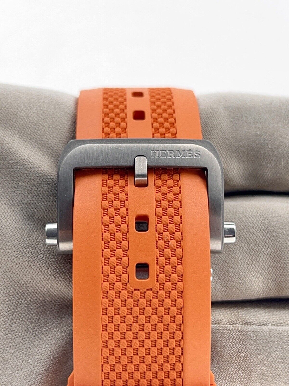 NEW Hermes H08 Mens Automatic W049430WW00 Box And Papers Titanium Watch - Exclusu