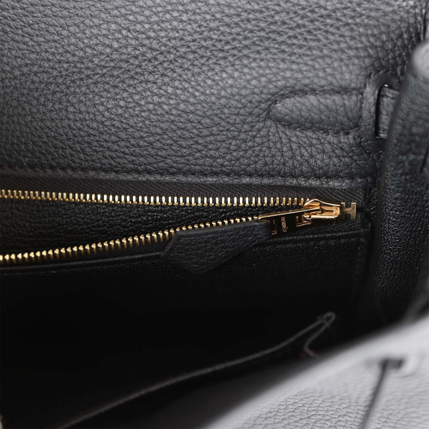 Hermes Kelly Retourne 25 Black Togo Gold Hardware - Exclusu
