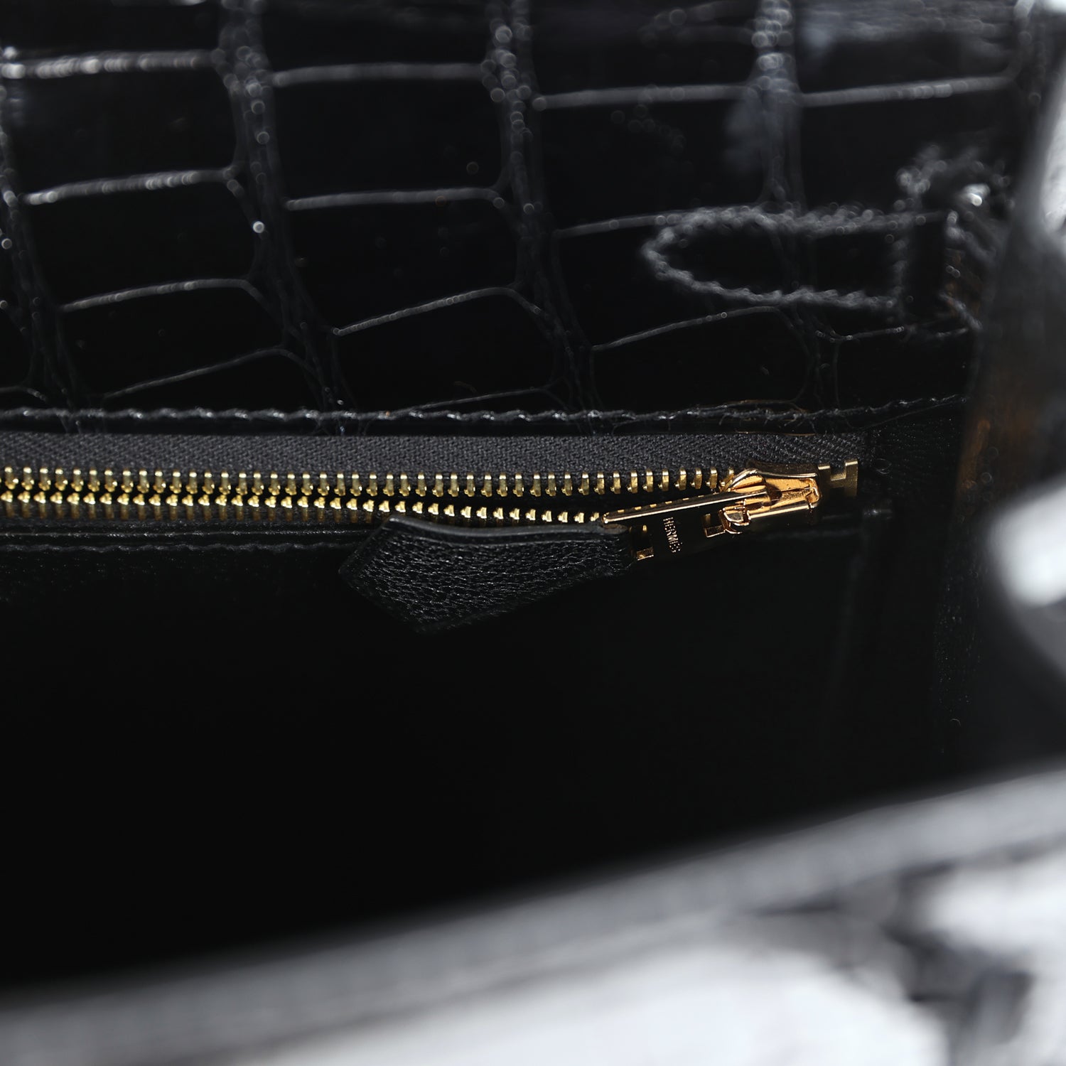 Hermes Kelly Sellier 25 Black Shiny Alligator Gold Hardware - Exclusu