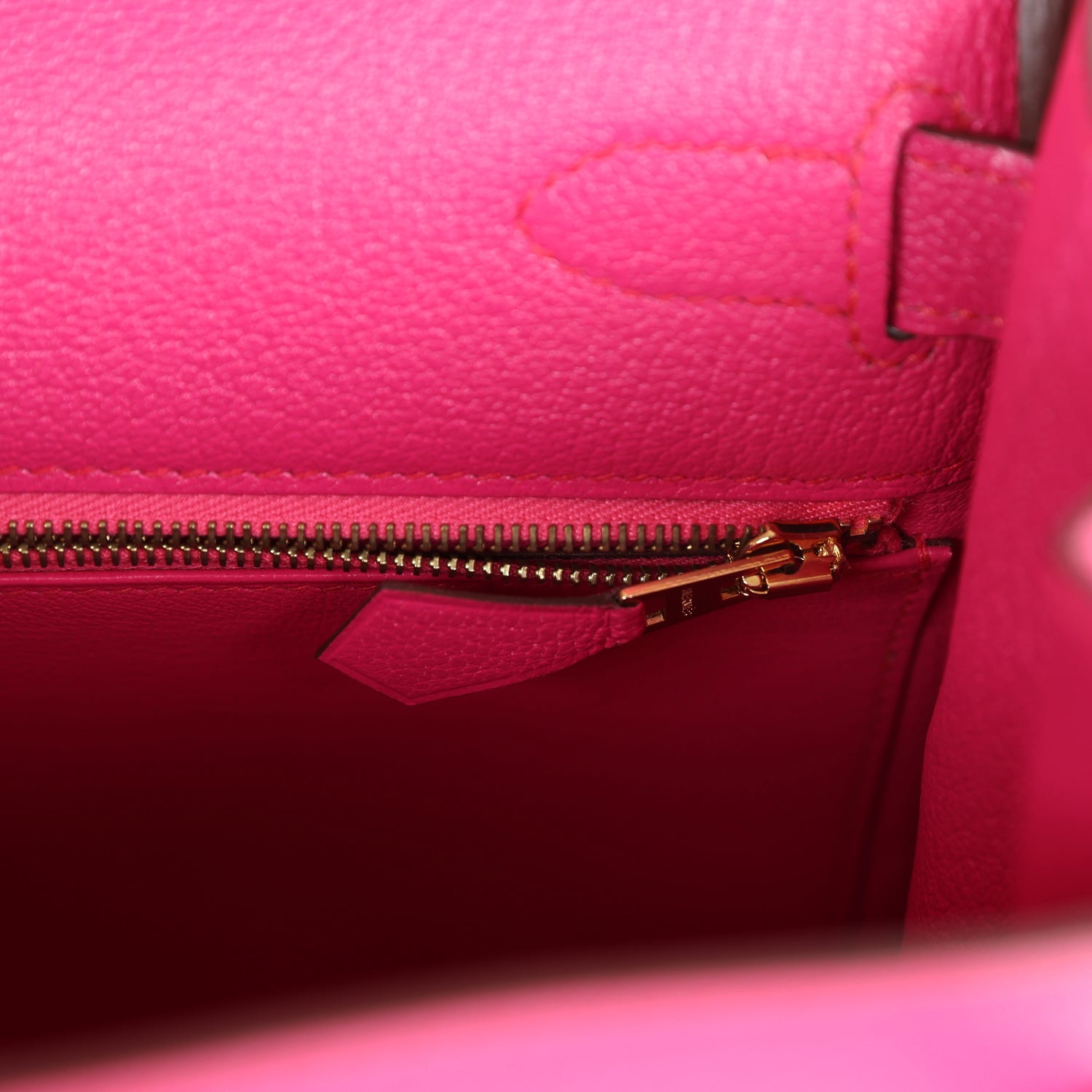 Hermes Kelly Retourne 28 Rose Shocking Chevre Gold Hardware - Exclusu