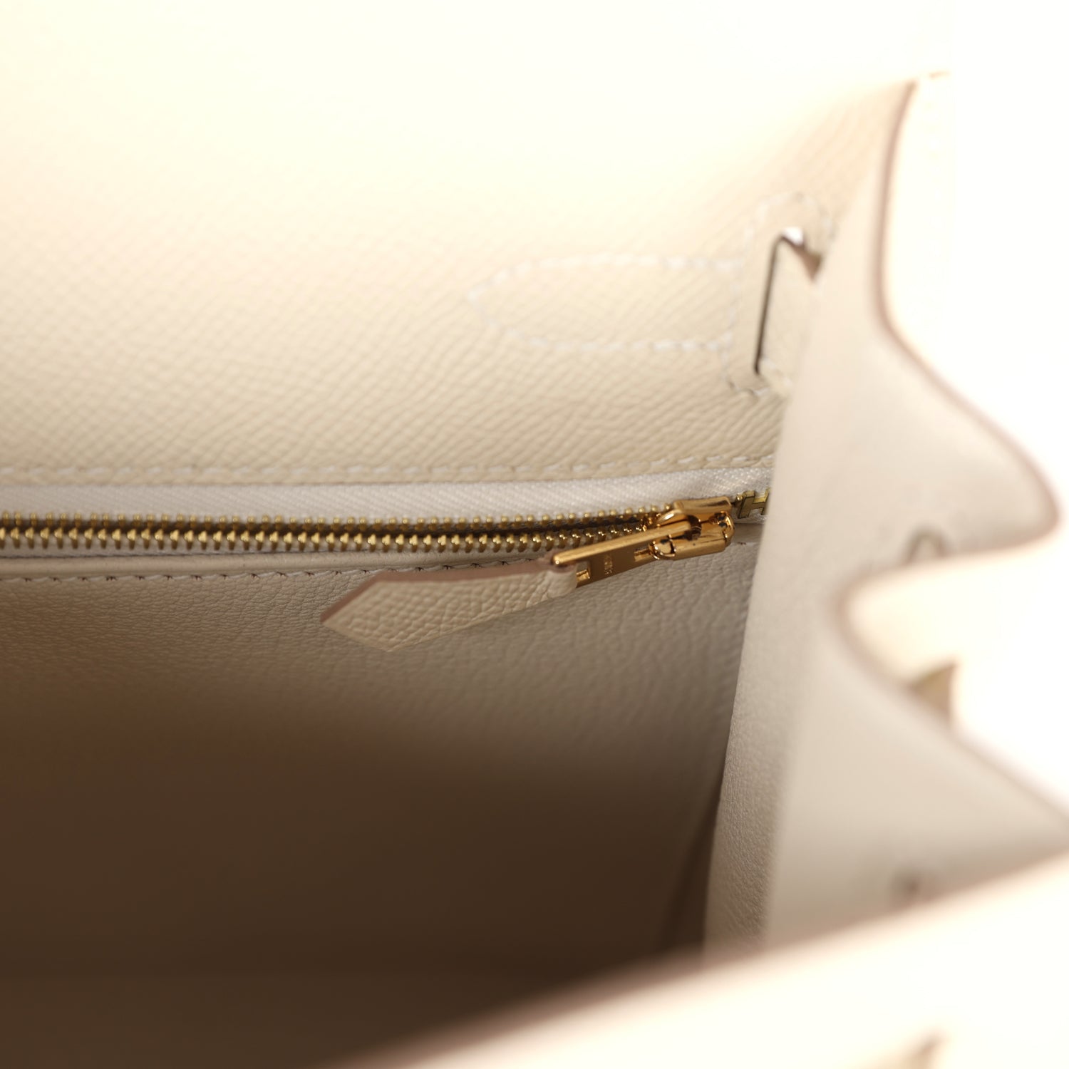 Hermes Kelly Sellier 28 Craie Epsom Gold Hardware - Exclusu