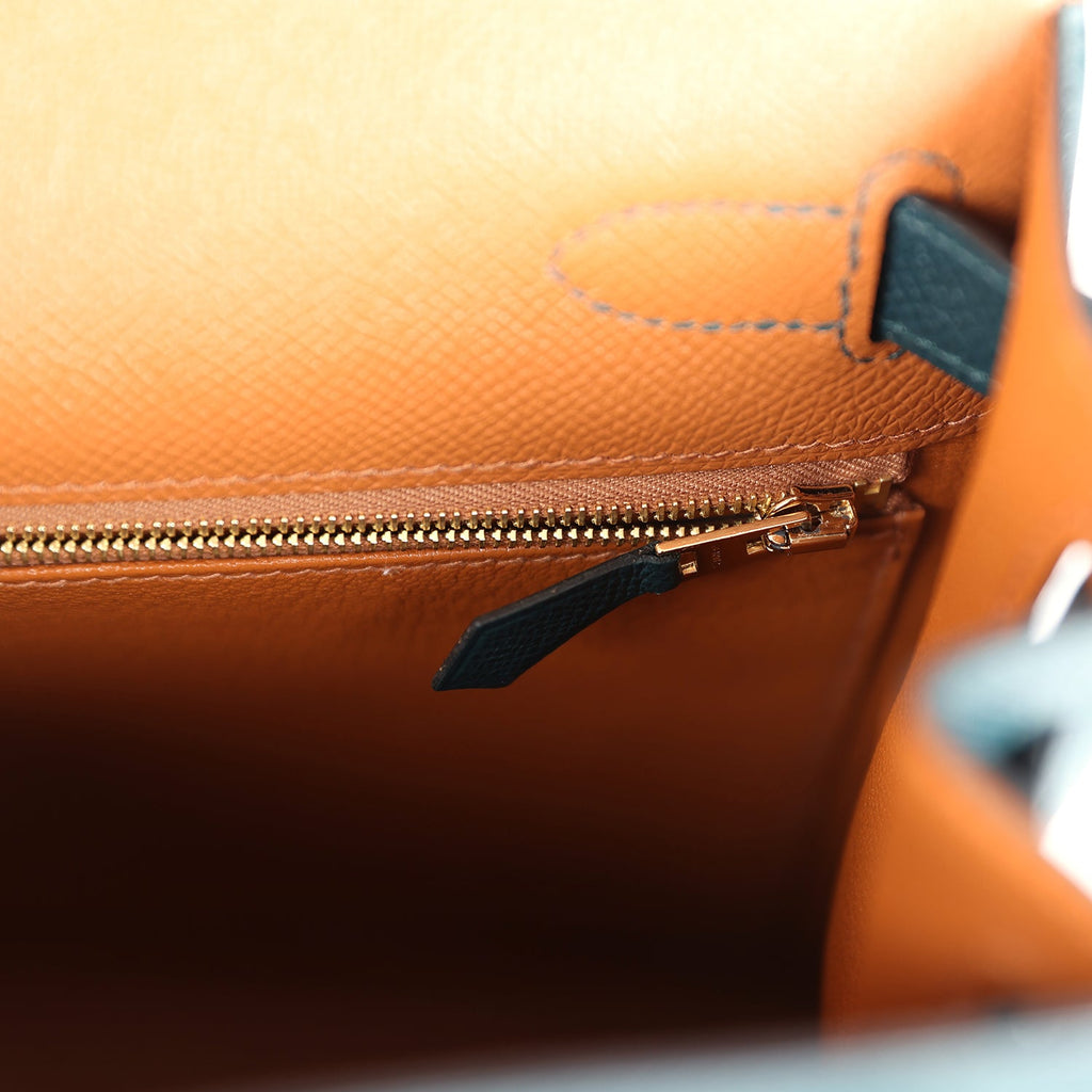 Hermes Kelly Sellier 28 Casaque Vert Cypres and Vert Bosphore Epsom Gold Hardware - Exclusu