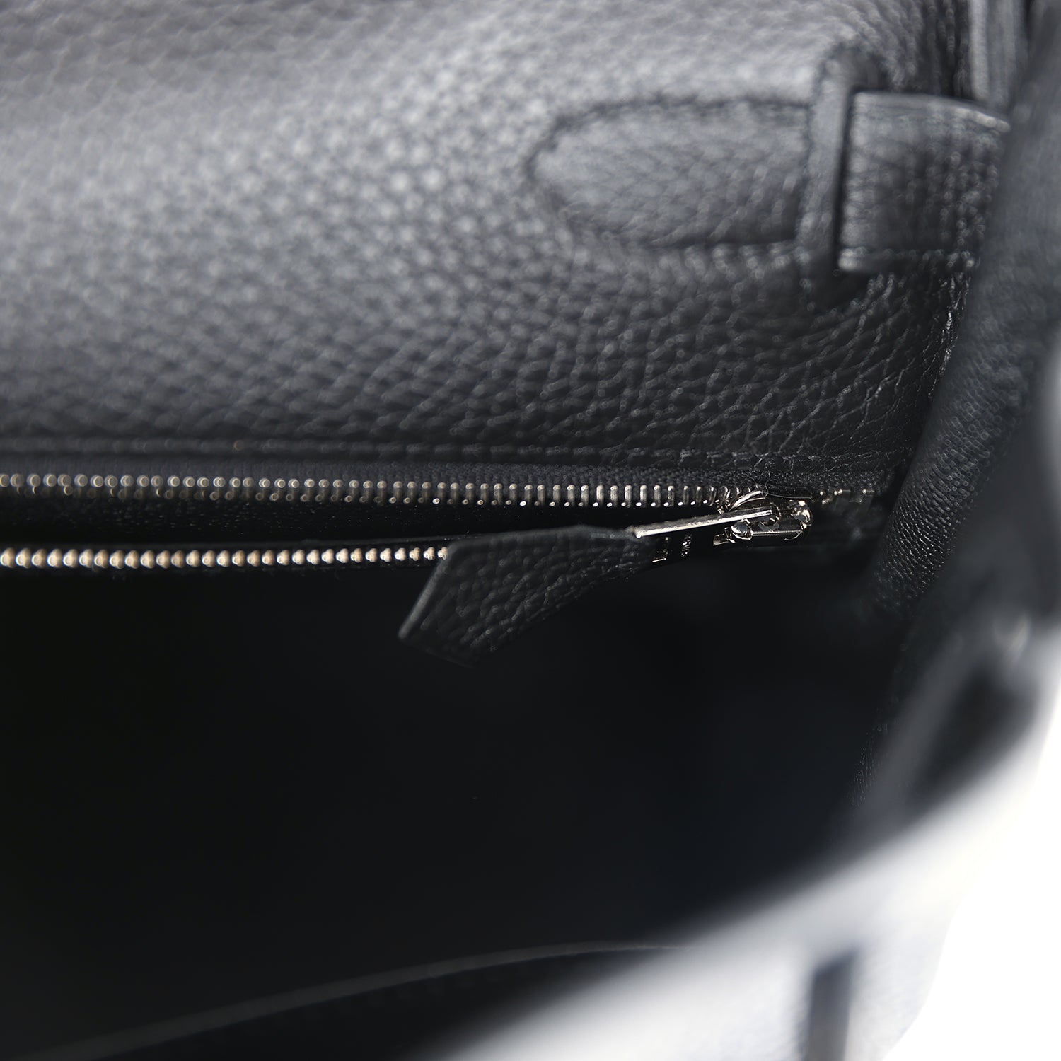 Hermes Kelly Retourne 28 Black Togo Palladium Hardware - Exclusu