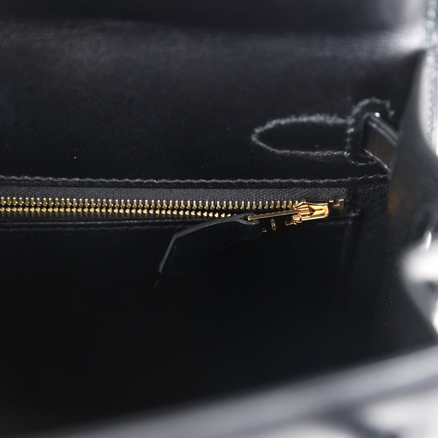 Hermes Kelly Sellier 25 Black Box Gold Hardware - Exclusu