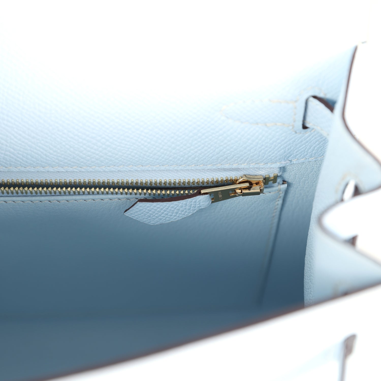 Hermes Kelly Sellier 25 Bleu Brume Epsom Gold Hardware - Exclusu