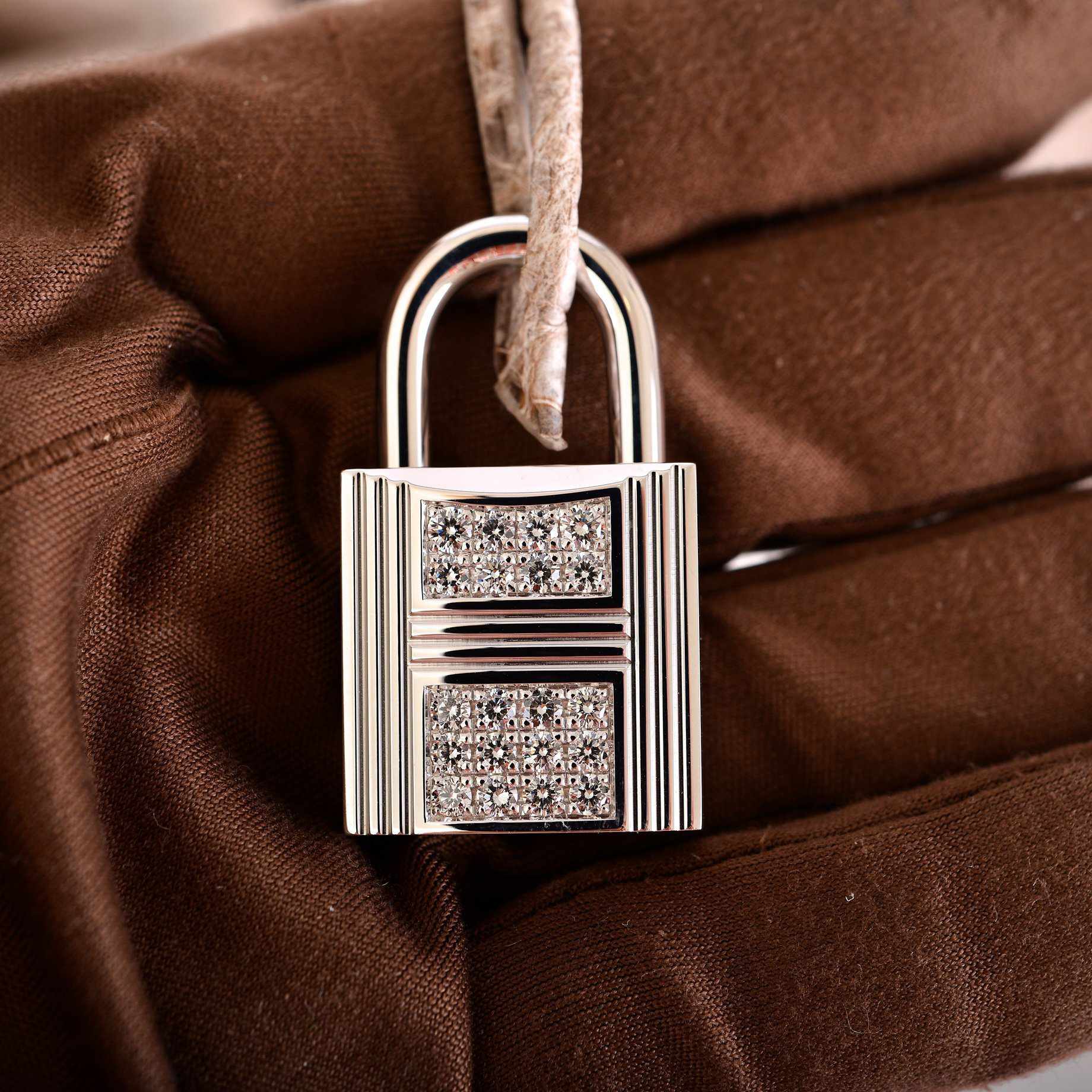 Hermes Birkin 30 Matte Himalayan Niloticus Crocodile with Diamonds & White Gold Hardware - Exclusu