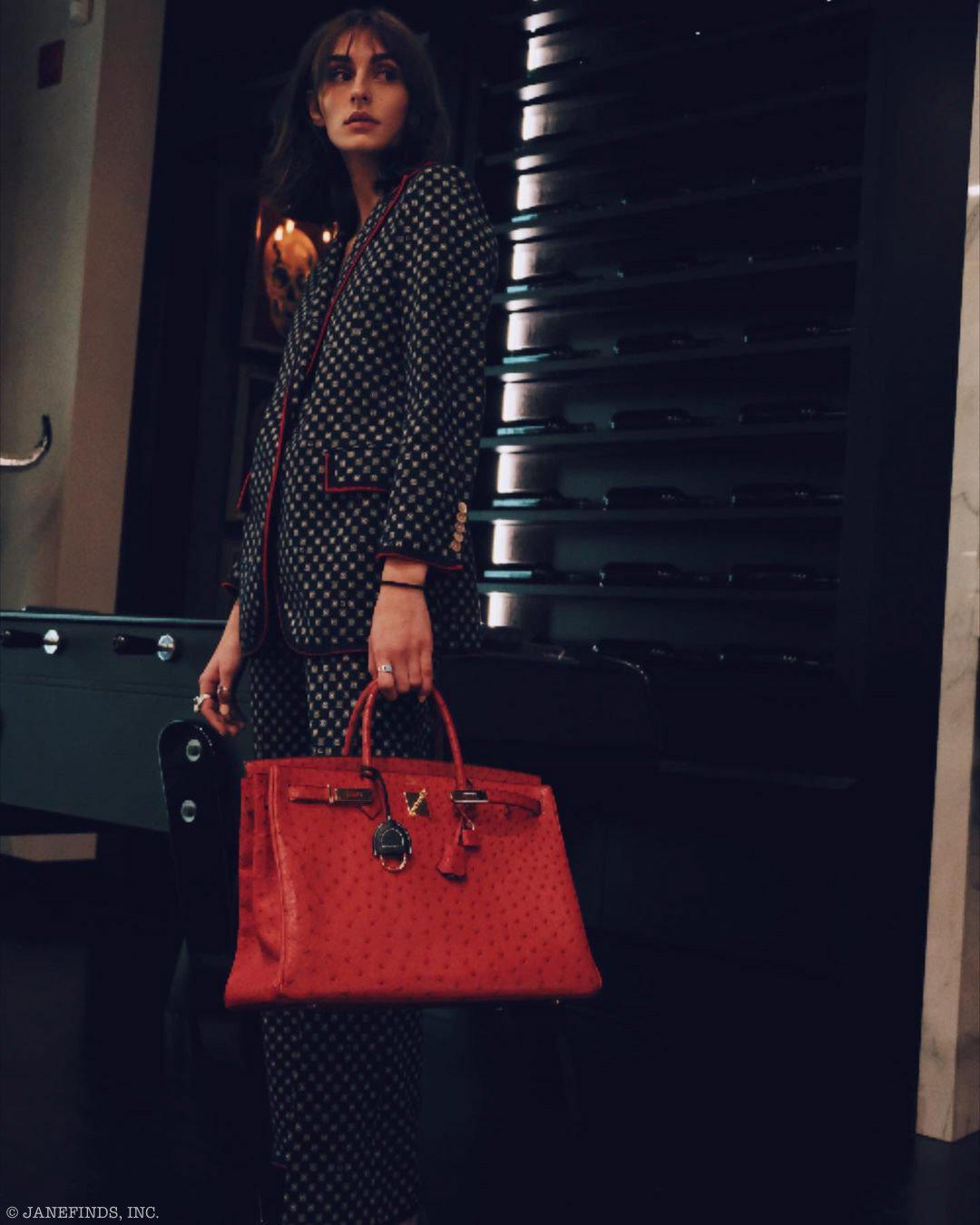 Hermes Birkin 40 Rouge Vif Ostrich with Gold Hardware - 1993, W Circle - Exclusu