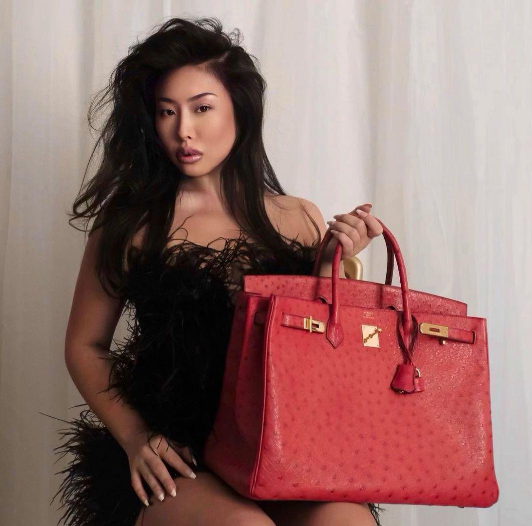 Hermes Birkin 40 Rouge Vif Ostrich with Gold Hardware - 1993, W Circle - Exclusu