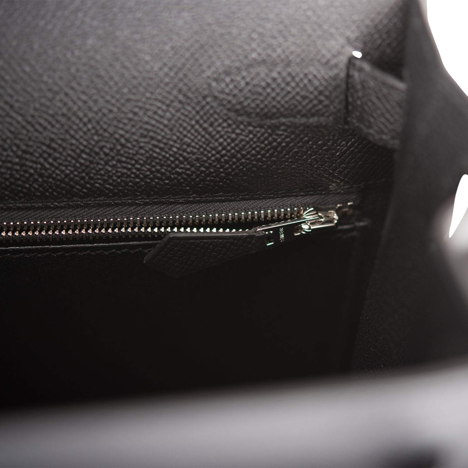 Hermes Black Epsom Sellier Kelly 28cm Palladium Hardware - Exclusu