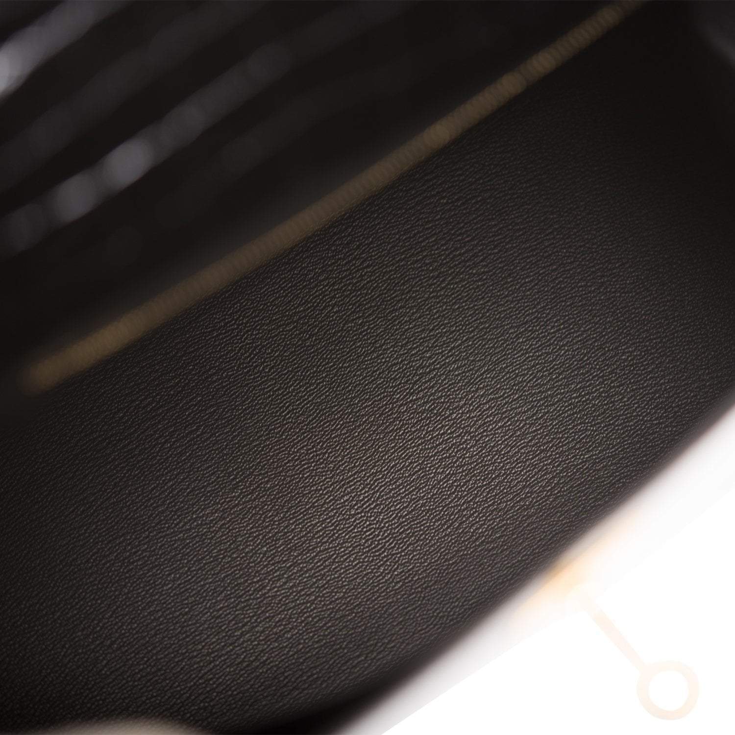 Hermes Black Shiny Niloticus Crocodile Sellier Kelly 28cm Gold Hardware - Exclusu