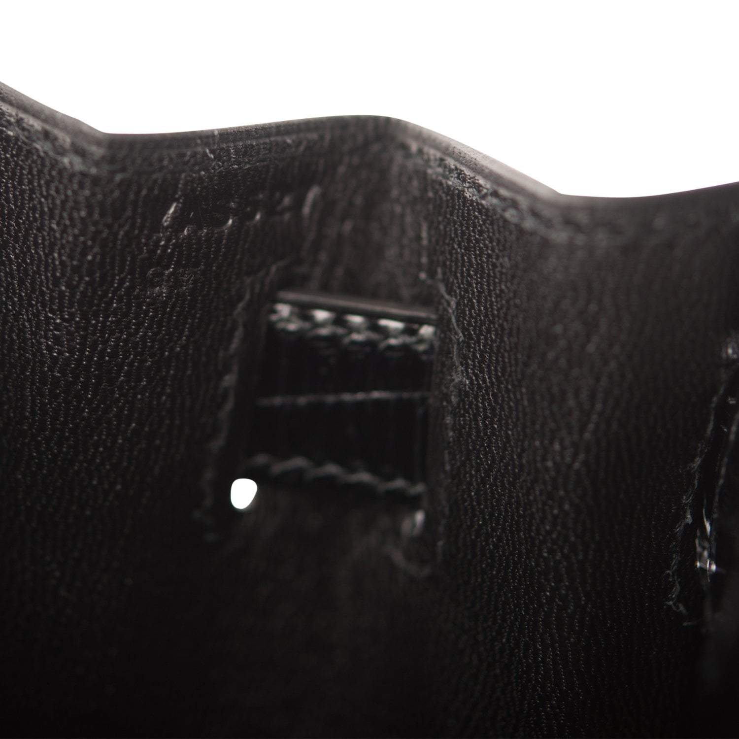 Hermes Black Shiny Niloticus Crocodile Sellier Kelly 28cm Gold Hardware - Exclusu