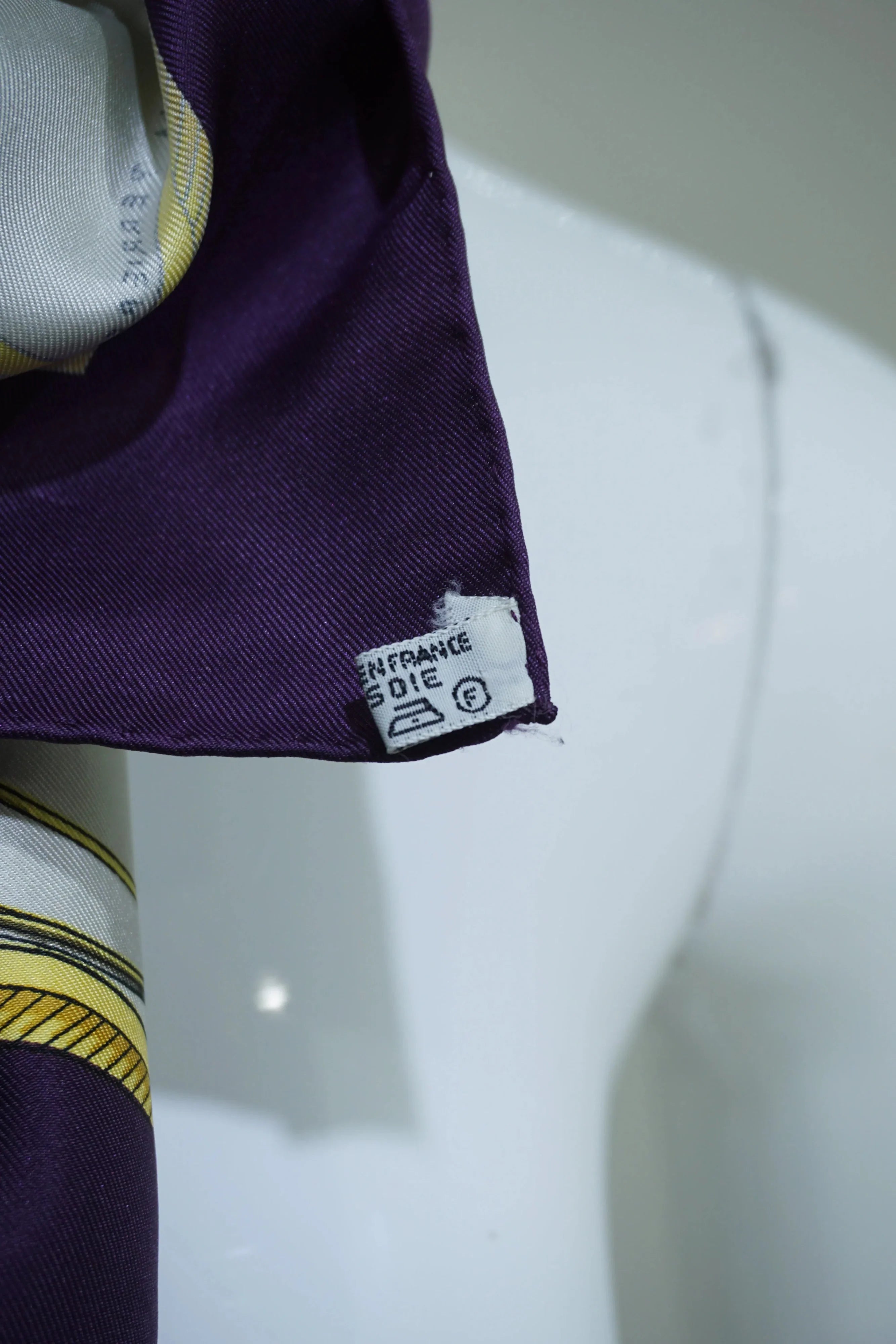 Hermès Le Voitures Transformation Silk Scarf 1970's 90cm - Exclusu