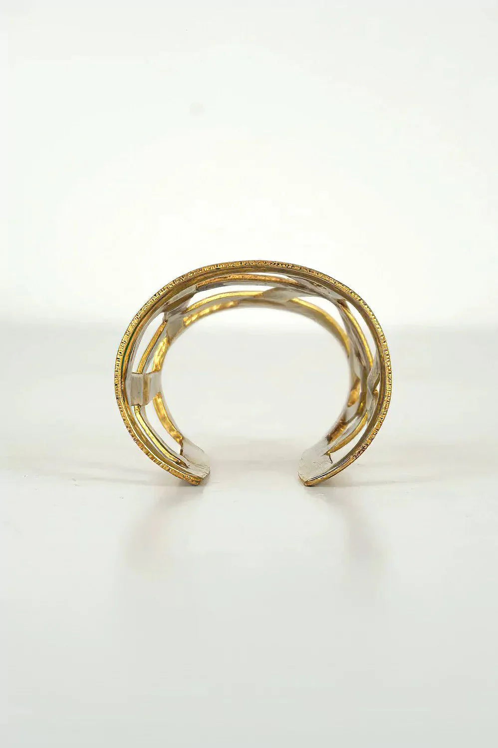 Hermès Vintage Gold Tone Ribbon Bijouterie Fantasie Wide Cuff - Exclusu